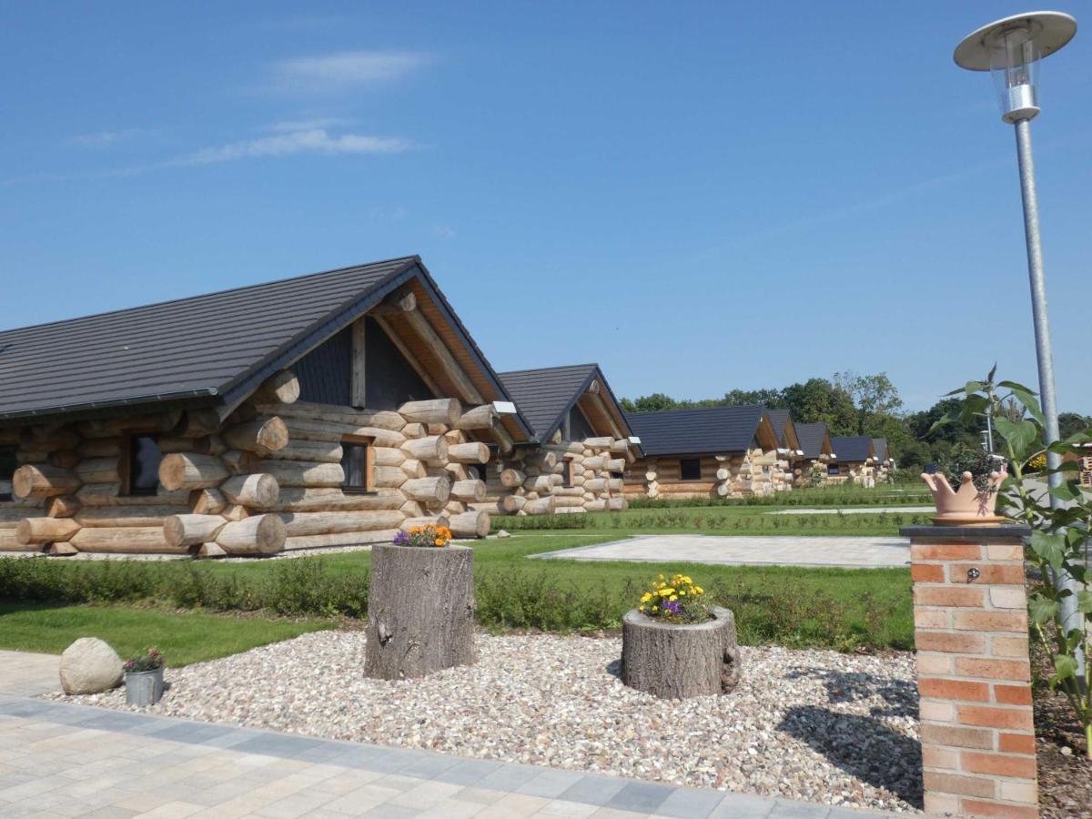 Naturstammhaus Tollensesee Groß Nemerow Екстериор снимка
