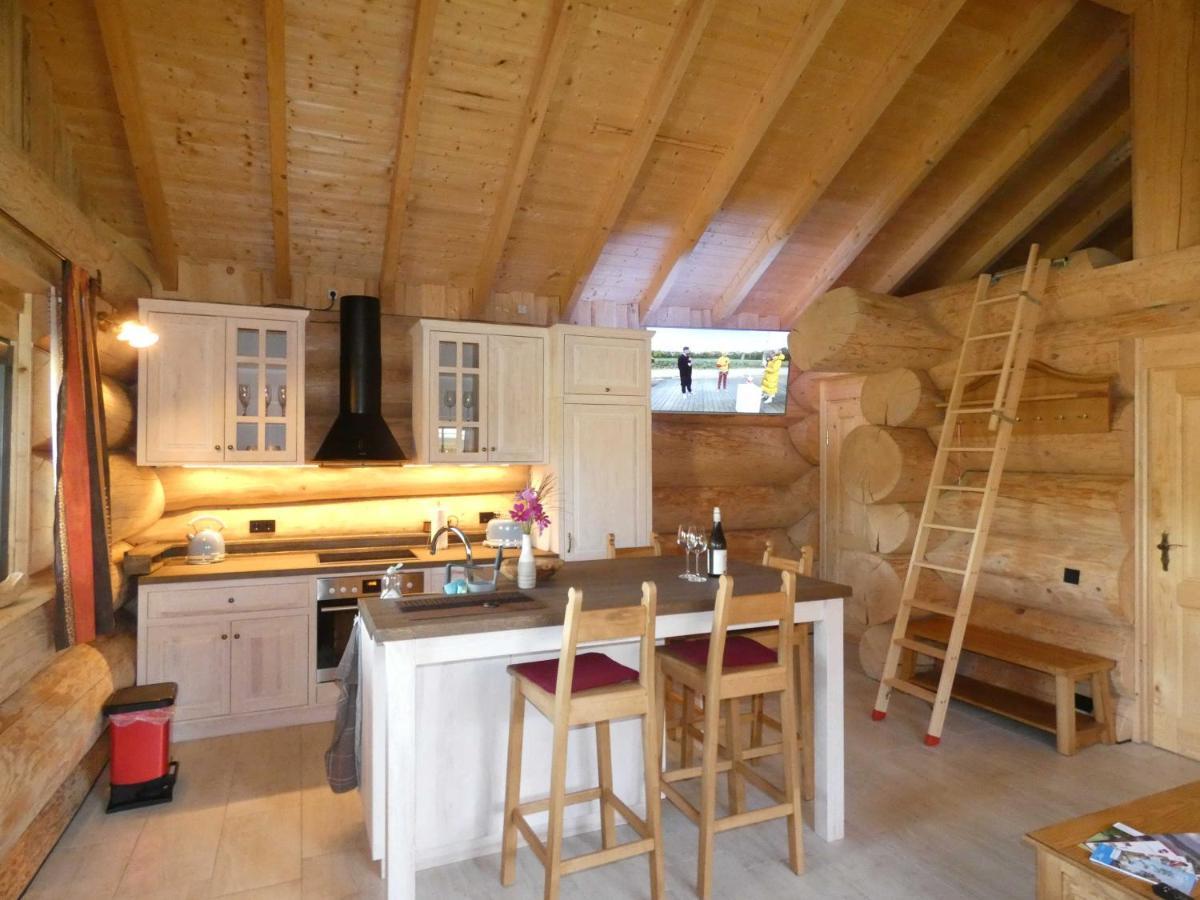 Naturstammhaus Tollensesee Groß Nemerow Екстериор снимка