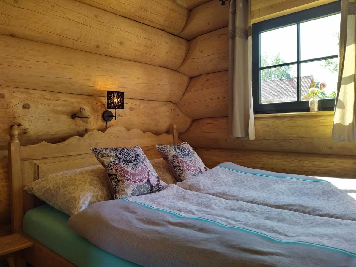Naturstammhaus Tollensesee Groß Nemerow Екстериор снимка