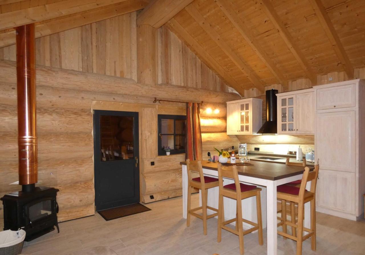 Naturstammhaus Tollensesee Groß Nemerow Екстериор снимка