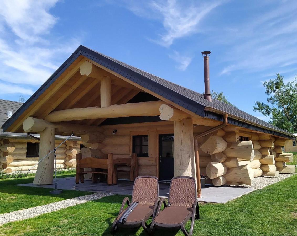 Naturstammhaus Tollensesee Groß Nemerow Екстериор снимка